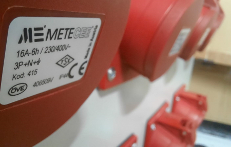 Tablou metalic echipat 1000x600x250mm cu 4 prize trifazice 5 poli 3P+N+E 32A, 4 prize trifazice 5 poli 3P+N+E 16A si 6 prize monofazice schuko 16A cu aparataj Schneider pentru distributie, organizare [5]