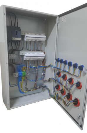 Tablou metalic echipat 1000x600x250mm cu 4 prize trifazice 5 poli 3P+N+E 32A, 4 prize trifazice 5 poli 3P+N+E 16A si 6 prize monofazice schuko 16A cu aparataj Schneider pentru distributie, organizare [1]