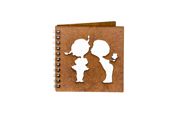 Agenda 10x10 personalizata din lemn cu o fetita si un baietel [1]