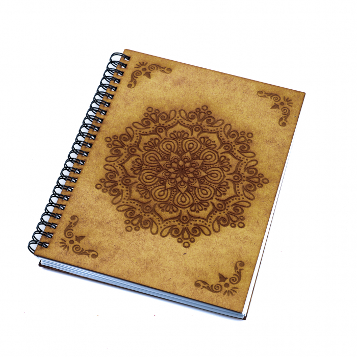 Agenda A5 personalizata din lemn cu mandala model indian [3]