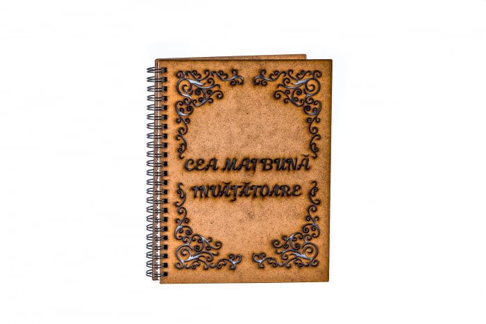 Agenda A5 personalizata din lemn cu mesaj "Cea mai buna invatatoare" [2]