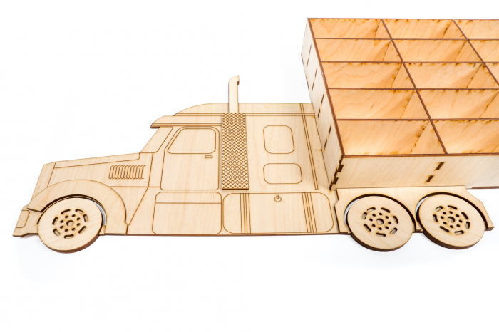 Camion din lemn - suport pentru masinute [4]