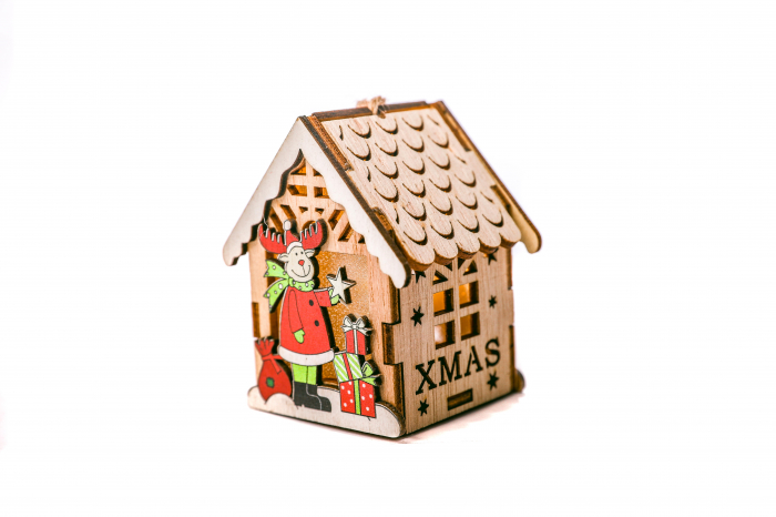 Casuta din lemn care lumineaza [3]