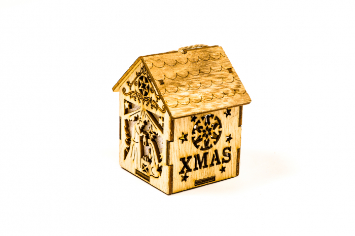 Casuta din lemn care lumineaza cu iesle [2]