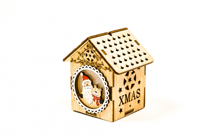 Casuta din lemn care lumineaza cu mos si ursulet [3]