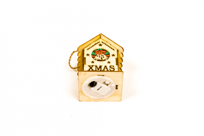 Casuta micuta din lemn care lumineaza cu clopot [4]