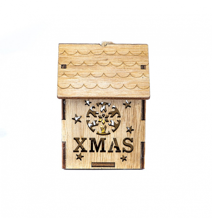 Casuta din lemn care lumineaza cu lumanari [3]