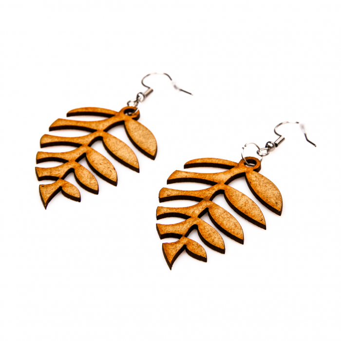 Cercei din lemn in forma de frunzulita [2]