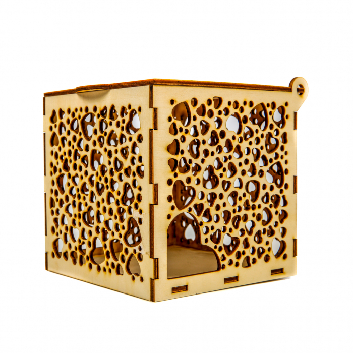 Cutie din lemn cu indragoastiti si inimioare pentru cadouri [6]