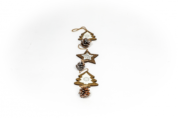 Decoratiune din lemn cu braduti si steluta [2]