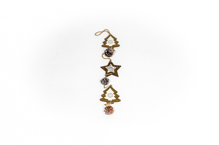 Decoratiune din lemn cu braduti si steluta [4]