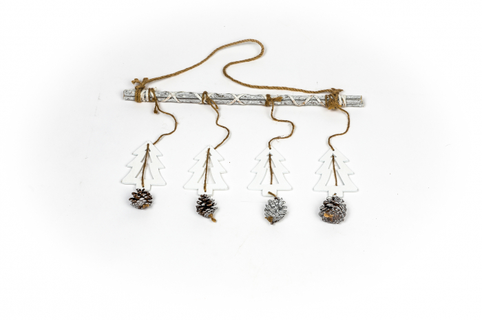 Decoratiune din lemn cu braduti [5]