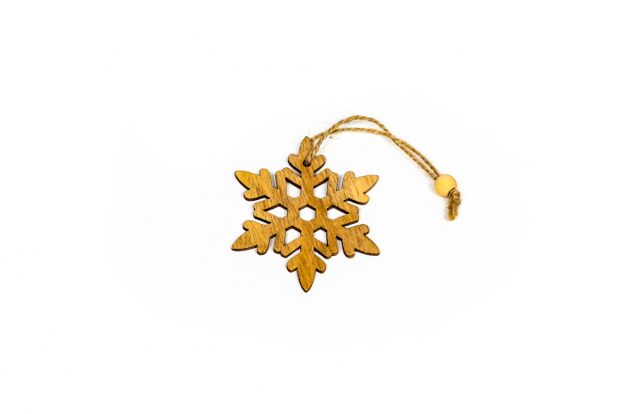 Decoratiune din lemn fulg de nea [3]