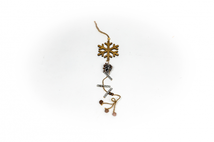 Decoratiune din lemn cu fulg [4]