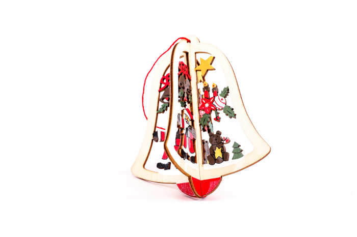 Decoratiune din lemn 3D cu un clopotel [2]