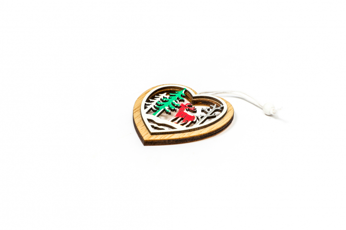 Decoratiune din lemn inima cu ren [3]
