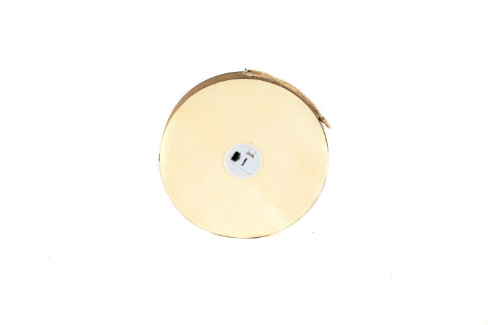 Decoratiune rotunda din lemn care lumineaza cu ren [3]