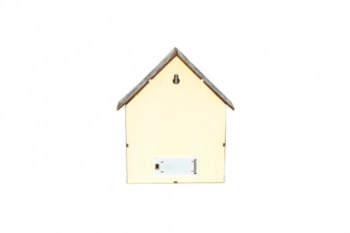 Casuta mare din lemn care lumineaza cu ren [2]