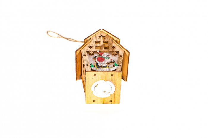 Casuta din lemn care lumineaza cu om de zapada [4]