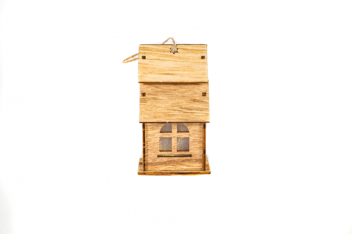 Casuta din lemn care lumineaza cu om de zapada [3]