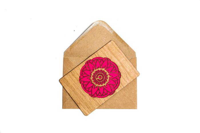 Felicitare personalizata din lemn cu o mandala [2]