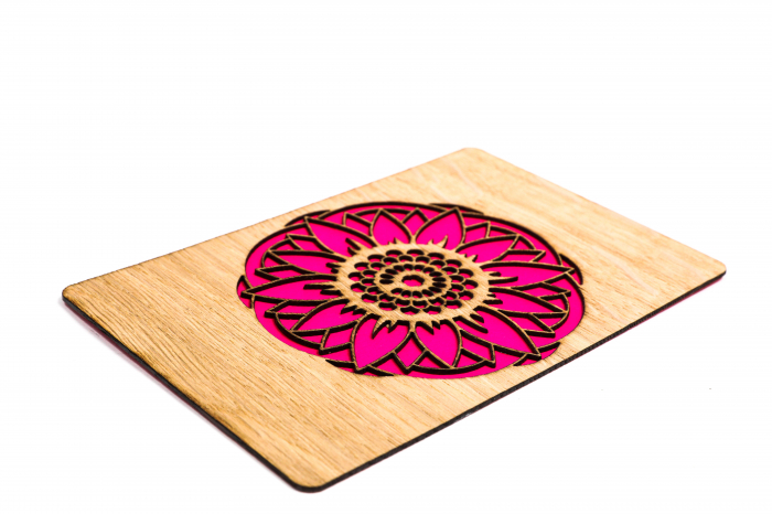 Felicitare personalizata din lemn cu o mandala [3]