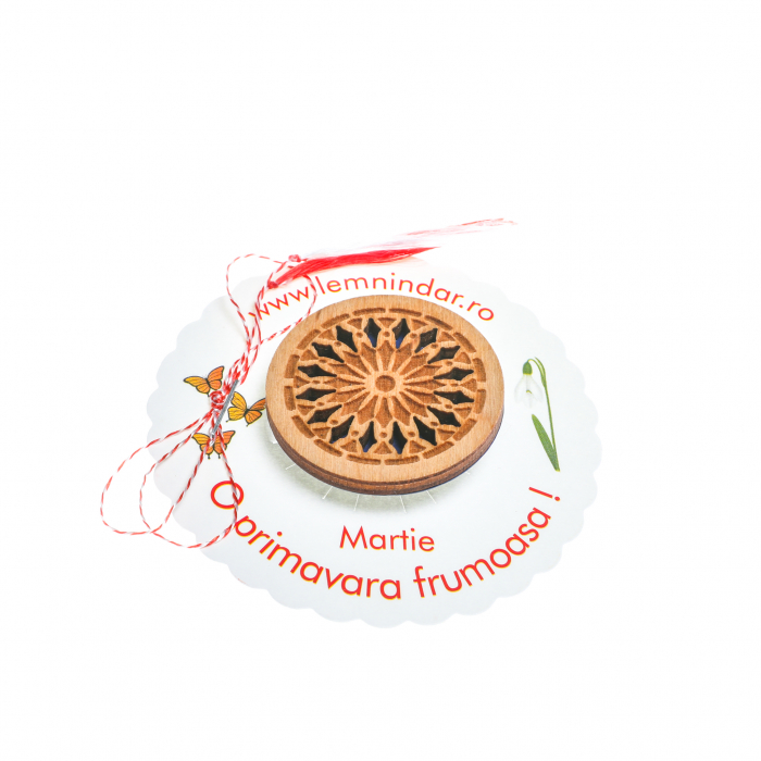 Insigna din lemn cu o mandala [2]