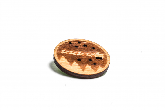 Insigna din lemn cu o sanie [2]