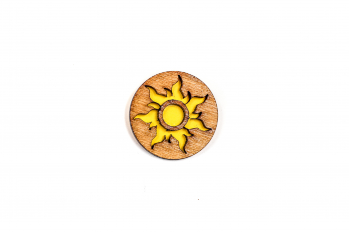 Insigna din lemn cu un soare [1]