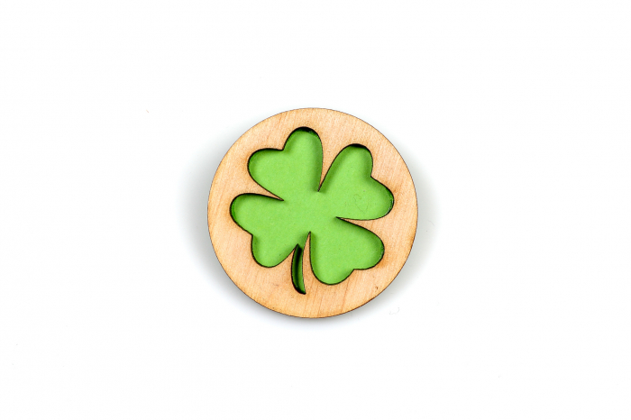 Insigna din lemn cu un trifoi [3]