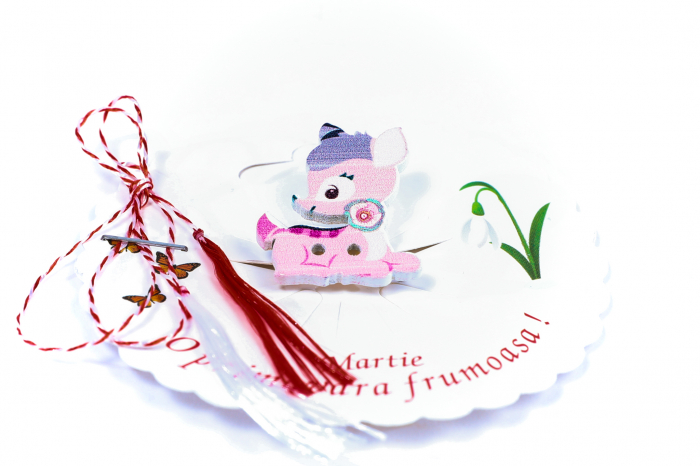 Martisor-brosa cu o caprioara roz [2]