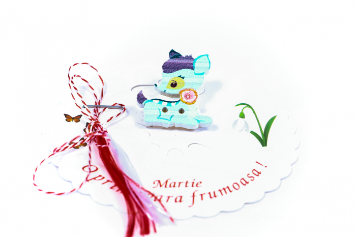Martisor-brosa cu o caprioara albastru deschis [2]