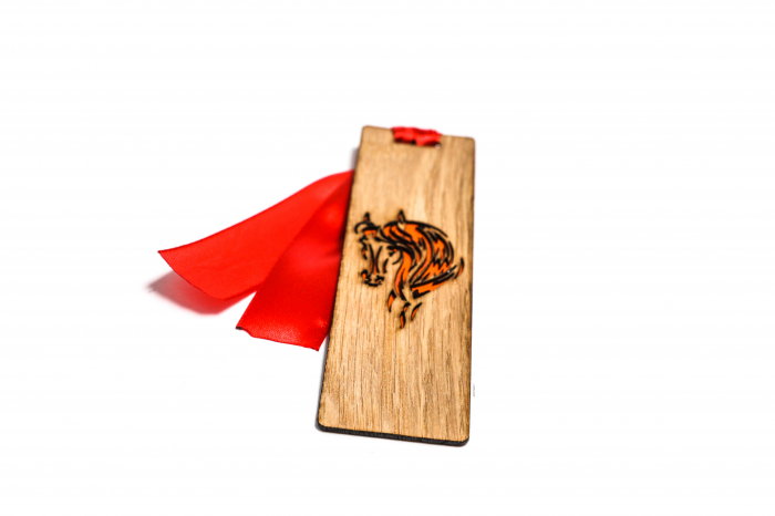 Semn de carte din lemn cu un cal [2]