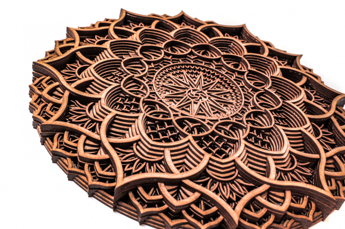 Tablou cu mandala din lemn in straturi [5]