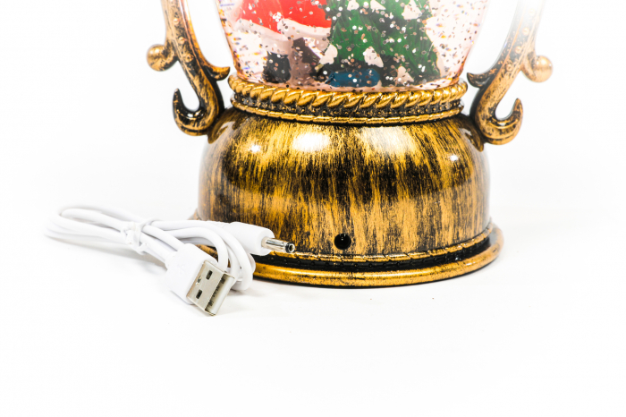 Ornament tip felinar oval care lumineaza cu mos si brad [4]