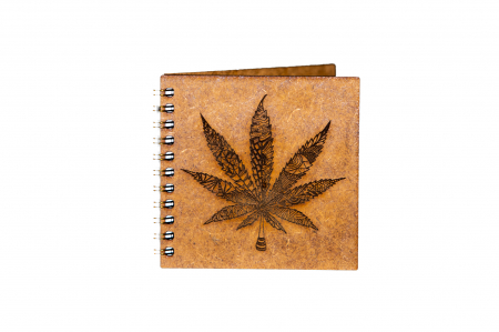 Agende 10x10 - Agenda 10x10 personalizata din lemn cu frunza de marijuana gravata