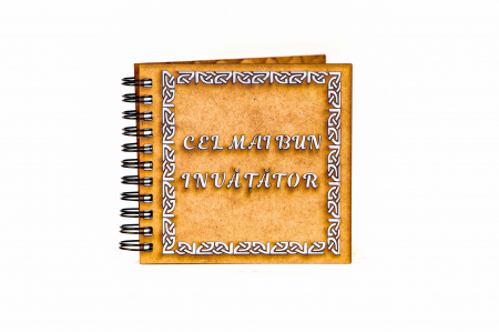 Cadouri pentru profesori - Agenda 10x10 personalizata din lemn cu mesaj " Cel mai bun invatator "