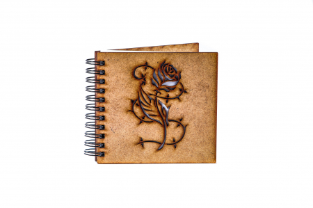 Cadouri pentru bunici - Agenda 10x10 personalizata din lemn cu trandafir