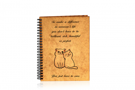 Agenda A5 personalizata din lemn cu 2 pisicute dragute [1]