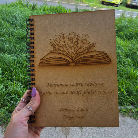 Martisoare - Agenda A5 personalizata din lemn cu mesaj