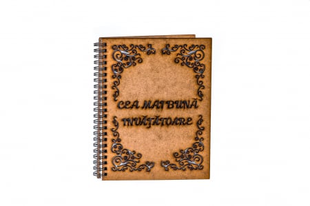 Agenda A5 personalizata din lemn cu mesaj "Cea mai buna invatatoare" [1]