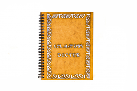 Agenda A5 personalizata din lemn cu mesaj "Cel mai bun doctor" [1]