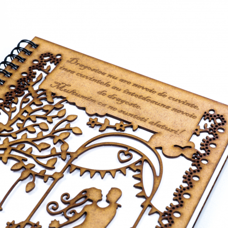 Agenda A5 personalizata din lemn pentru miri [1]