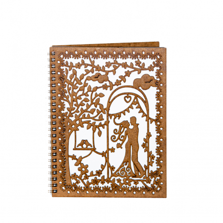 Cadouri pentru EA - Agenda A5 personalizata din lemn cu model filigranat cu 2 indragostiti