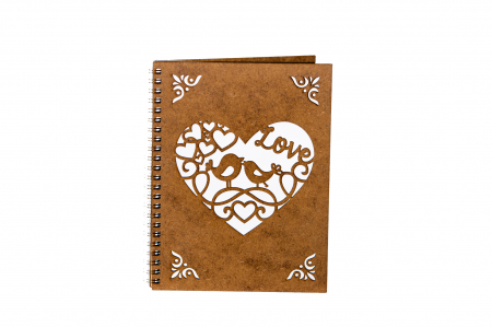 Agenda A5 personalizata din lemn cu o inima cu pasarele [1]