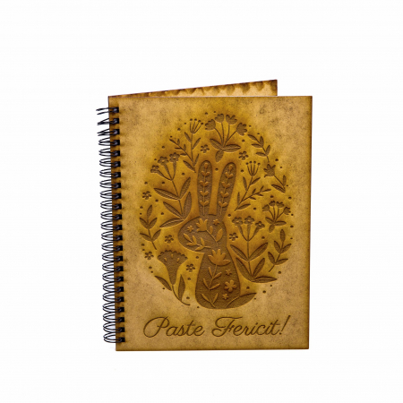 Agende cu mandale si alte modele - Agenda A5 personalizata din lemn cu mesaj de paste si iepuras