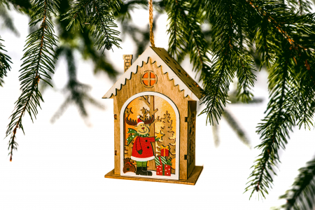 Decoratiuni cu lumina - Casuta din lemn care lumineaza