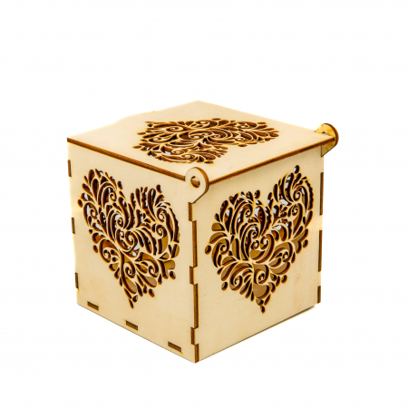 Cutie din lemn cu inima pentru cadouri [2]