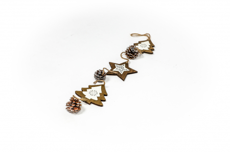 Decoratiune din lemn cu braduti si steluta [2]