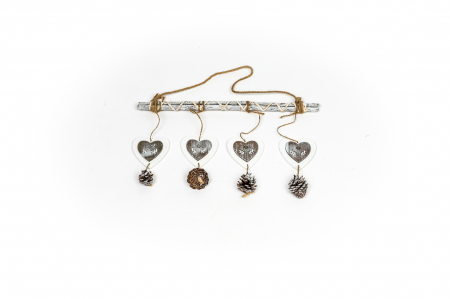 Decoratiune din lemn cu inimioare [4]